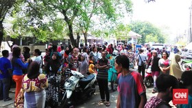 Warga Cakung Padati Lokasi Rekonstruksi Pembunuhan