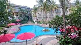 10 Hotel Rp500 Ribuan dengan Kolam Renang di Jakarta buat Long Weekend