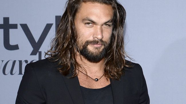 Dwayne Johnson mengaku gagal membujuk Jason Momoa untuk tampil di 'Hobbs and Shaw', namun ia yakin sang 'Aquaman' akan mau muncul diseri sekuelnya.
