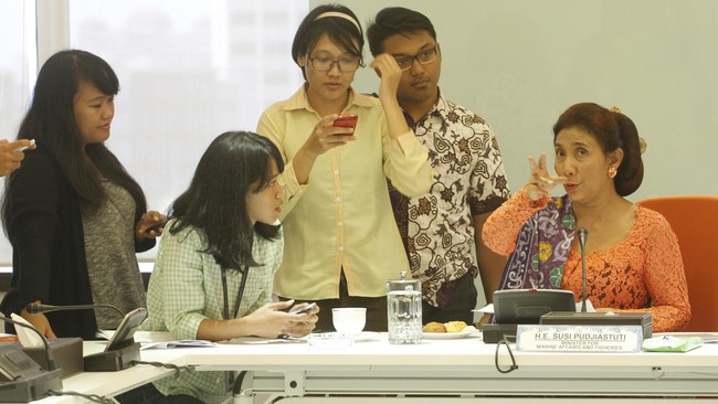 Kementerian Kelautan dan Perikanan masih mendalami motif di balik rute pelayaran kapal berbendera China yang ditangkap akhir pekan lalu di Kepulauan Riau.