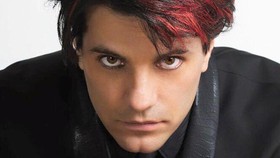 Criss Angel Batalkan Atraksi Sulap di Las Vegas Demi Anak
