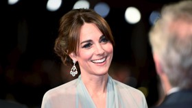 Kate Middleton Jadi 'Bond Girl' di Premiere Spectre