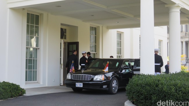 Menurut Obama, kemitraan dengan Indonesia salah satu hal yang penting bagi AS karena Indonesia memiliki peran besar di Asia Tenggara.