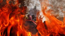 Bakar Ban di Hari Tani, Mahasiswa Minta Kembalikan Tanah Adat