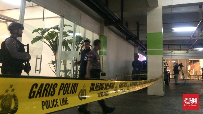 Pria berinisial LO itu kini diamankan di Markas Detasemen Khusus 88 Antiteror, Kelapa Dua, Depok. Ia diduga terlibat peristiwa ledakan bom di Mall Alam Sutera.