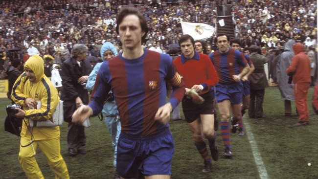 Delapan Presiden dan Mantan Presiden Barcelona bakal menghadiri laga El Clasico untuk memberikan penghormatan pada sosok Johan Cruyff.
