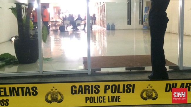 Menurut Inspektur Jenderal Tito Karnavian, bahan peledak ini bisa meledak hanya dengan suhu panas dan gesekan. 