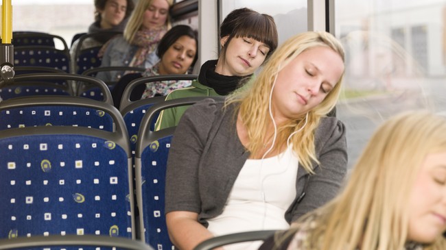 Pemerintah Sacramento melarang penumpang berisik dan tidur di dalam transportasi umum jika tidak ingin diusir turun.