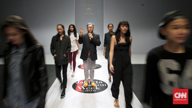 Berbicara profesi mode, yang pertama terlintas pastilah desainer dan model. Masih jarang yang melirik koroegrafer. Seperti apa pekerjannya?