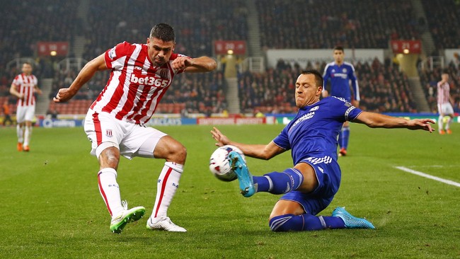 Stoke City sukses mengalahkan Chelsea lewat drama adu penalti. Chelsea pun tersingkir dari ajang Piala Liga.