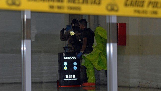 Satu orang yang ditangkap polisi, kata Badrodin, belum tentu pelaku ledakan di Mall Alam Sutera. Polisi masih berupaya membuktikan keterlibatannya.
