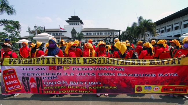 UMK Banjar ditetapkan sebesar Rp1,83 juta. Angka ini berpotensi menjadi UMK terendah di Jawa Barat.