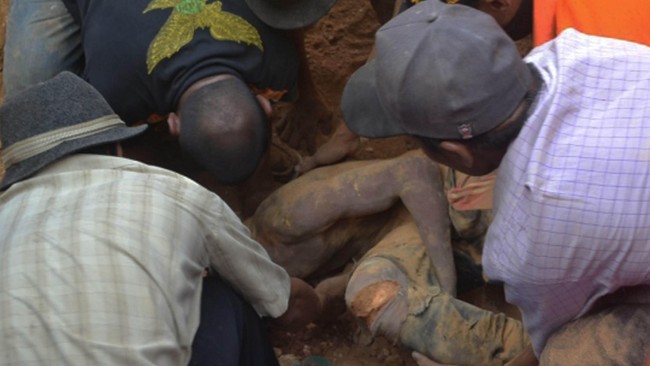 Tambang emas di Bone Bolango, Gorontalo mengalami longsor hingga enam orang tewas dan 26 hilang.