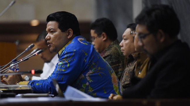 Di alam demokrasi ini kampanye hitam dinilai anggota DPRD Depok Fitri Haryono sudah tidak jaman lagi.