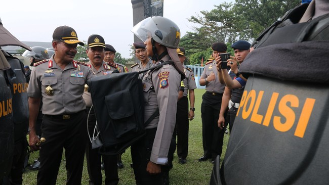 Persoalan Daftar Pemilih Tetap yang umum dijumpai adalah mengenai ketidakakuratan data, sehingga ada masyarakat yang tidak terakomodasi hak pilihnya.