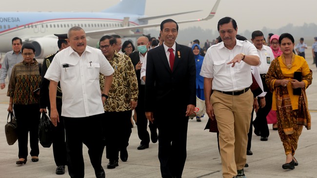 Jokowi melanjutkan perjalanan melalui jalur darat menuju Kabupaten OKI setelah menempuh perjalanan udara sekitar 25 jam dari Amerika Serikat.