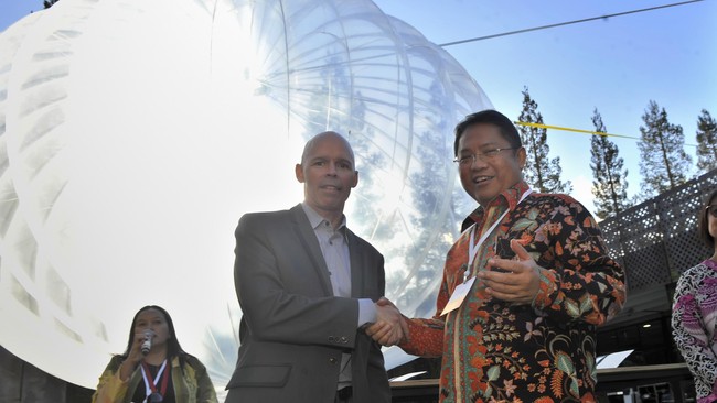 ICT Watch meminta pemerintah juga mendukung teknologi alternatif OpenBTS dengan memanfaatkan spektrum 900 MHz milik operator atas dasar netralitas teknologi.