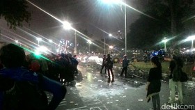 Polisi Bubarkan Paksa Demo Buruh