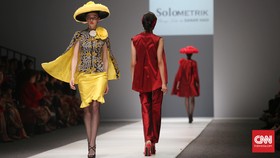 Chossy Latu dan Batik 'Kelas Dua'