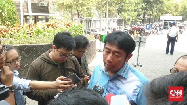 Pelaksana Tugas Wakil Ketua Komisi Pemberantasan Korupsi Indriyanto Seno Adji mengatakan pihaknya tengah mengusut laporan pengaduan soal RS Sumber Waras.