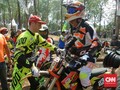 Trik Dasar Pemula Kendarai Motor Trail