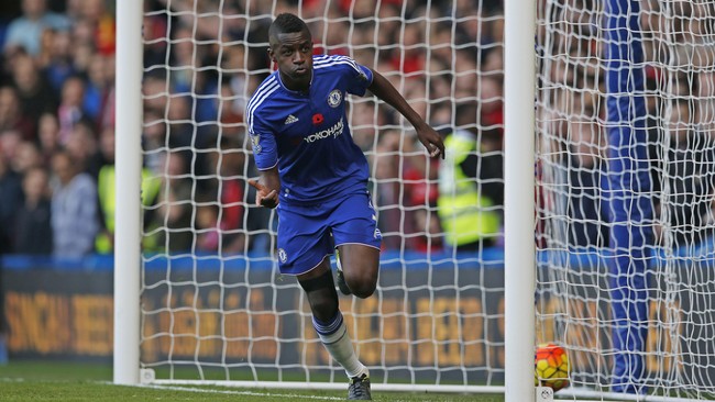 Chelsea dan Liverpool bermain imbang 1-1 di babak pertama. Gol Chelsea dicetak Ramires dan gol balasan Liverpool dibukukan oleh Coutinho.