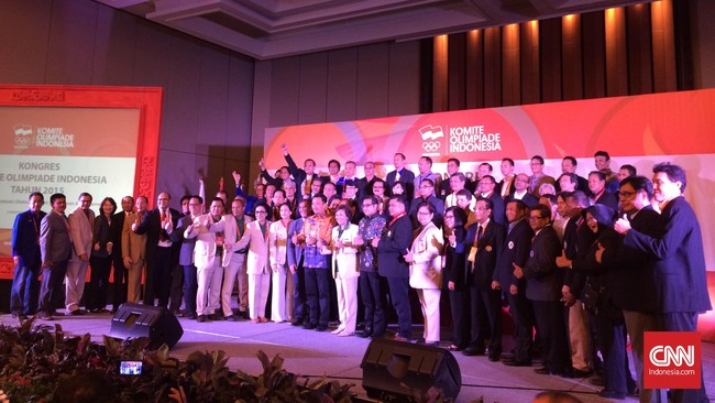 Kongres KOI untuk memilih ketua baru periode 2015-2019 resmi dibuka oleh lima kali pukulan gong Menteri Pemuda dan Olahraga.