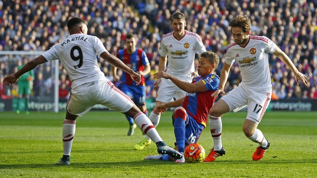 Dalam lima pertemuan terakhir, MU tak pernah kalah dari Palace. Terakhir MU menang 2-0 atas Palace dalam Liga Primer di Old Trafford (20/4).