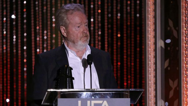 Sutradara Ridley Scott menyesal dulu tak menggarap sekuel Alien. Kini dia akan membangkitkan makhluk alien itu lewat sekuel Prometheus.
