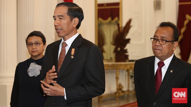 Semula direncanakan akan kick-off pada 14 November, laga pertama Piala Jenderal Soedirman dimajukan ke 10 November dan akan dibuka Presiden Jokowi.