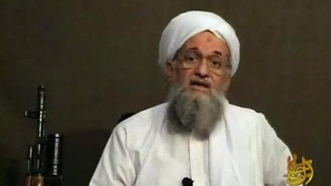 Pemimpin Al Qaidah, Ayman al-Zawahiri, mengecam propaganda ISIS yang menyebutkan bahwa ia dan kelompoknya mendukung Syiah.
