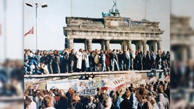 7 Rute Napak Tilas di Sepanjang Sisa Tembok Berlin