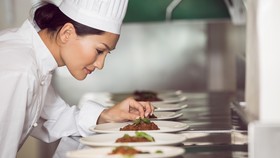 Alasan Lebih Banyak Chef Pria Dibanding Wanita