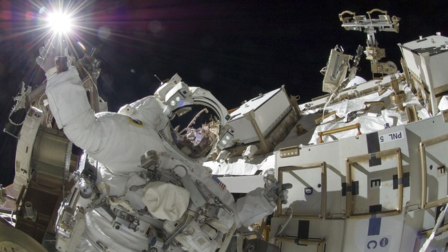 NASA kembali akan mengirim manusia ke Bulan pada 2028 tidak hanya untuk mendarat, tapi tinggal di satelit Bumi itu.