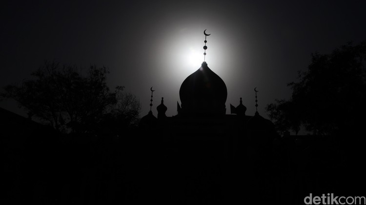 Membayar utang puasa sebelum datang Ramadan hukumnya wajib ya, Bun.
