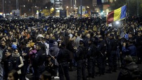Kebakaran Kelab Malam Picu Protes Anti Pemerintah Rumania