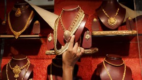 Trending Store, Toko Barang-barang 'Ngetren' di Media Sosial
