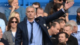 Chelsea Gelar Rapat Darurat, Posisi Mourinho Terancam