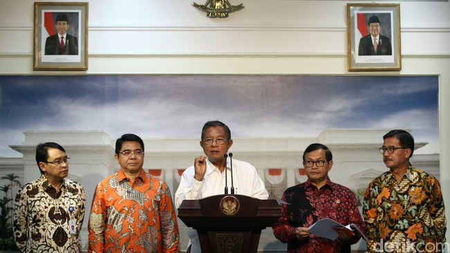 Penyerderhanaan izin impor obat dan makanan merupakan bagian dari paket kebijakan jilid VI, selain kemudahan investasi di KEK dan pengetatan regulasi bisnis air