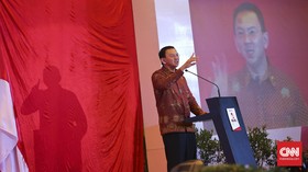 Ahok Sindir Warga Jakarta yang Bantu Warga Miskin