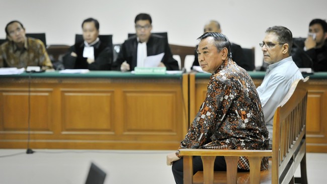 "Pimpinan (Komisi VII DPR) minta uang Rp12 miliar ke Pak Surya untuk pengesahan BPIH. Pak Surya tidak mau," kata Hasrul Azwar saat bersaksi untuk Suryadharma.