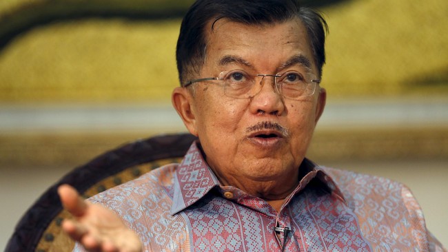 Wakil Presiden Jusuf Kalla menyatakan pertemuannya dengan Ketua Umum PDIP Megawati Soekarnoputri tak membahas soal rencana perombakan kabinet.