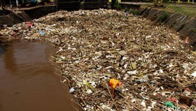 Ahok Tambah Terus Truk Sampah Agar Penuhi Kapasitas