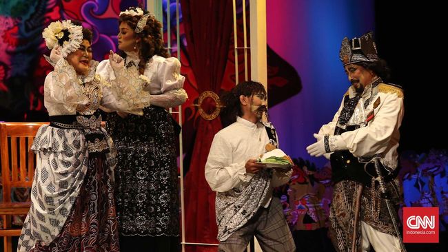 Mengawinkan cerita Rusia dan pewayangan untuk sebuah kisah yang sarat pesan kondisi masa kini, pementasan Teater Koma untuk produksi ke 142 digelar semalam.