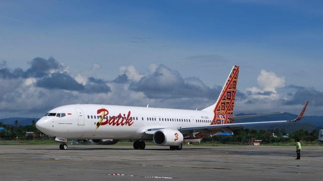 Maskapai penerbangan Batik Air membebastugaskan pilot penerbangan ID-6723 untuk sementara buntut insiden tertidur selama 28 menit menerbangkan pesawat.