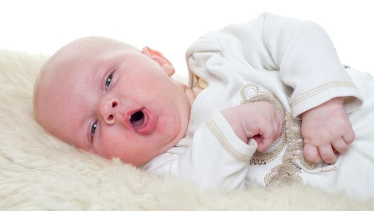 Batuk Pilek Adalah 'Sakit Langganan' Bayi? Belum Tentu, Bun Ketika bayi batuk pilek, sering nggak, Bun, dengar anggapan sakit batuk dan pilek memang 'langganan' si kecil?
