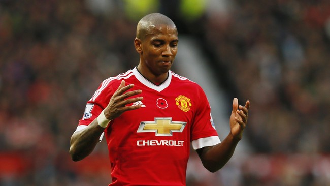 MU hanya bermain imbang dengan skor kacamata melawan WBA di babak pertama. Lini serang The Red Devils kembali mengalami kebuntuan.