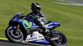 Dicemooh Fans Rossi, Lorenzo Tetap Santai