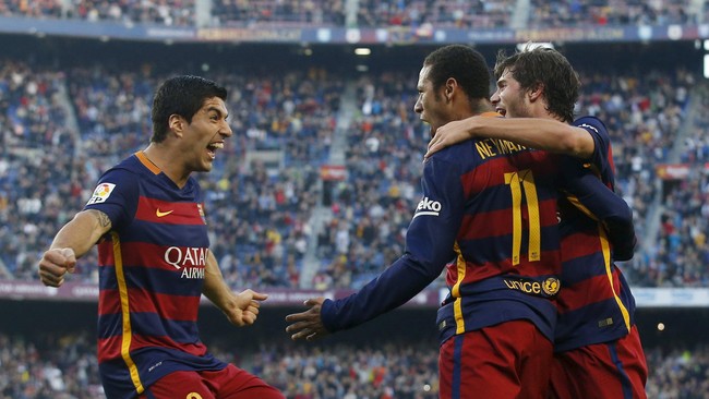 Sempat unggul dua gol di babak pertama lewat Rakitic dan Neymar, Barcelona harus membawa pulang satu angka setelah Villarreal menyamakan kedudukan 2-2.