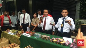 Polisi Ungkap Bisnis Obat Ilegal Beromzet Ratusan Juta